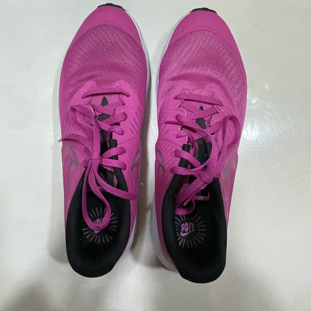 Nike Women's Pink Running Shoes